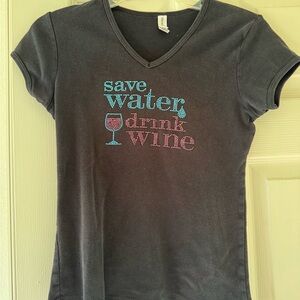 Chic V-Neck Tee with Wine Graphic - Black